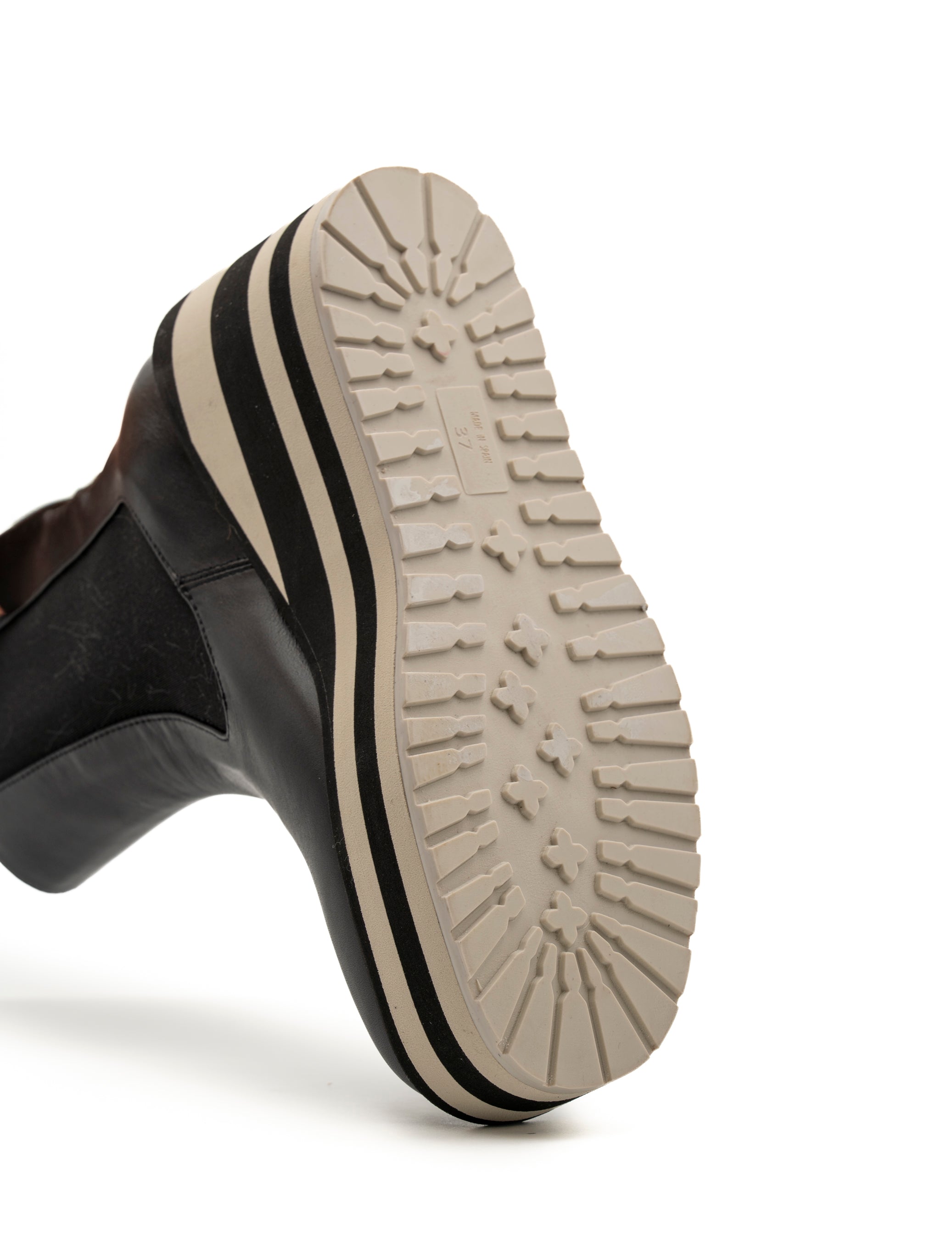 LIA NAPPA BLACK