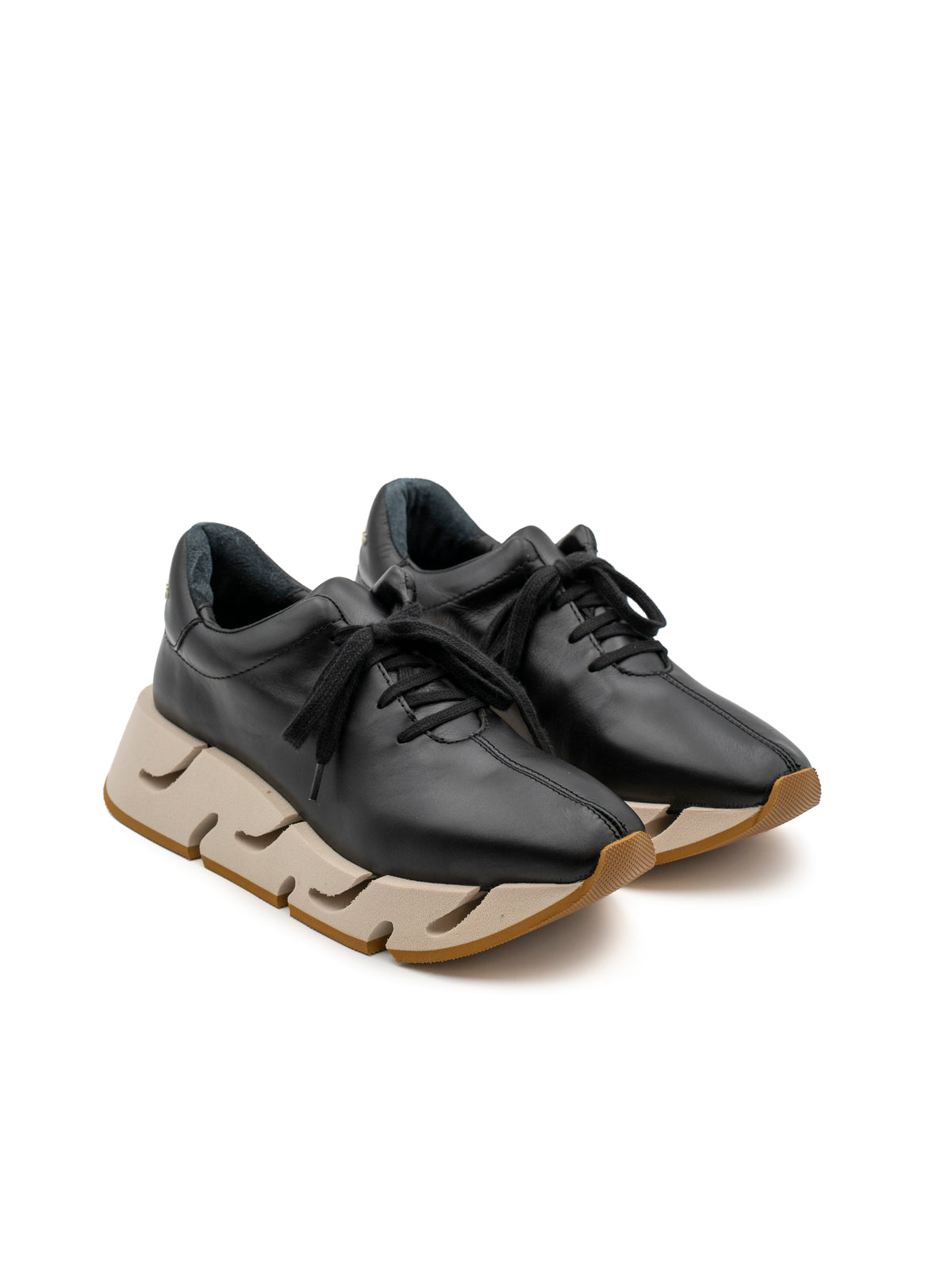 PIA NAPPA BLACK