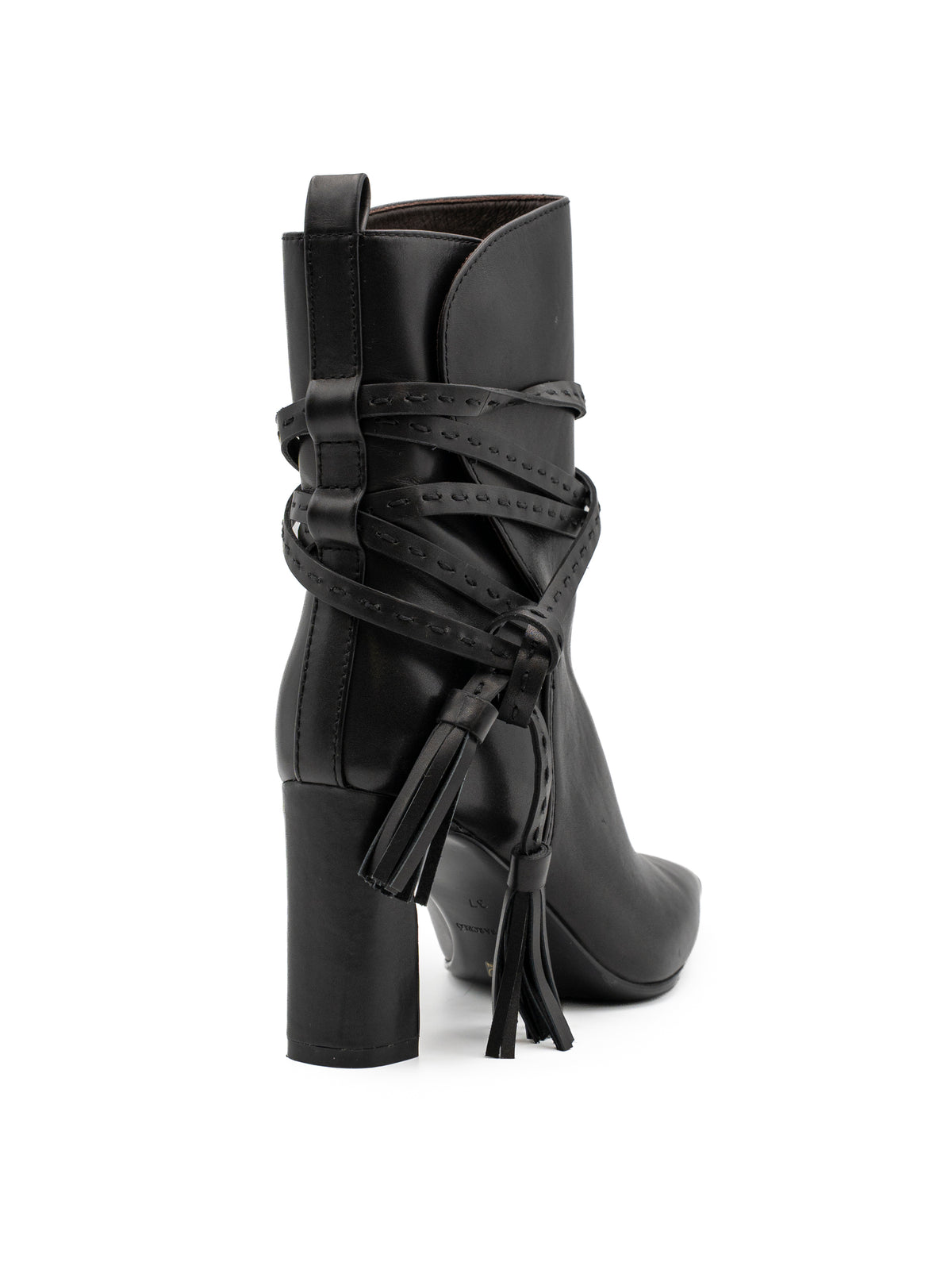 MAGGIE NAPPA BLACK